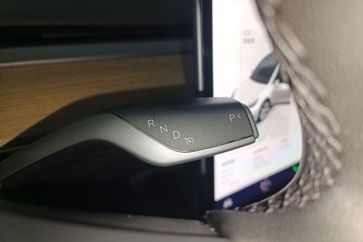 Tesla Model Y 2022 #18 Tesla Model Y 2022 car image #18