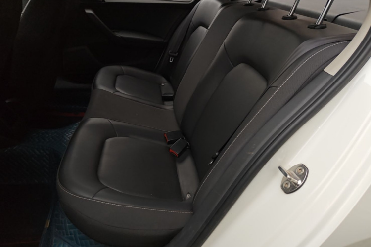 Skoda Rapid 2021 immagine di auto #17