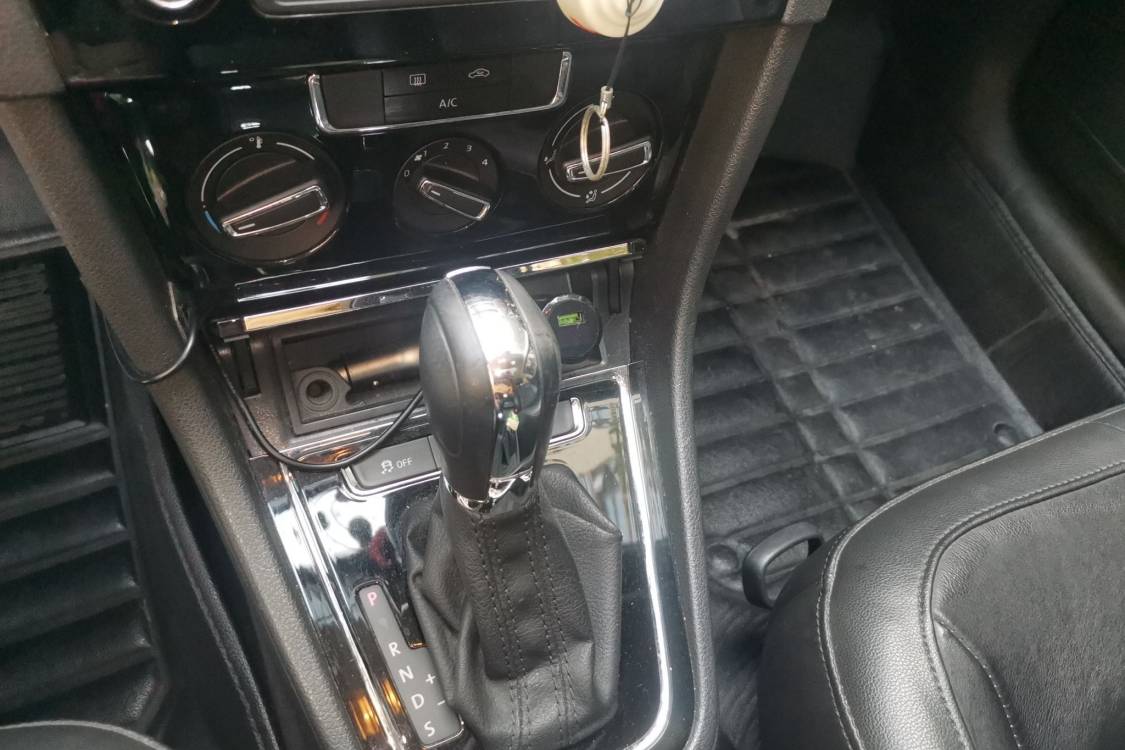 Volkswagen Bora 2014 car image #29