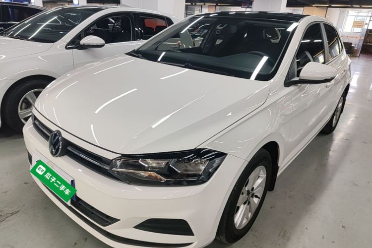 Volkswagen Polo 2021 car image #2