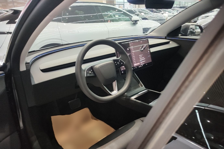 Tesla Model 3 2025 #10 Tesla Model 3 2025 car image #10