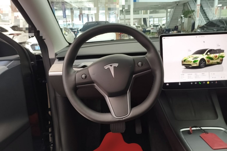Tesla Model Y 2024 #15 Tesla Model Y 2024 car image #15