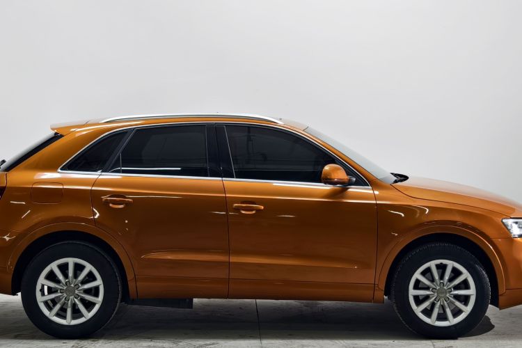 Audi Q3 2015 car image #8