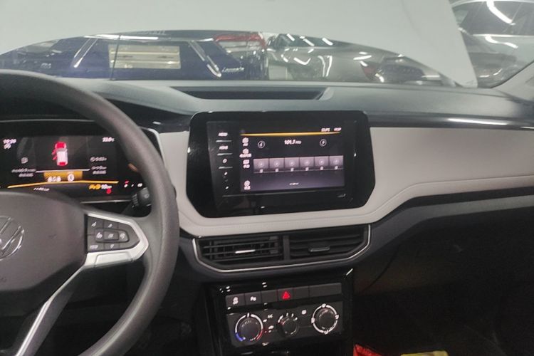 Volkswagen Tharu 2025 image de voiture #17