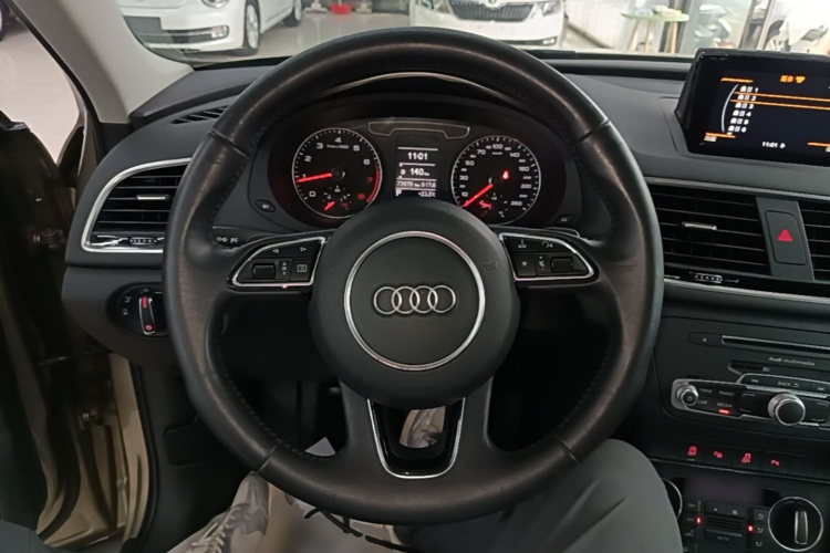 Audi Q3 2017 #11 Audi Q3 2017 изображение автомобиля #11