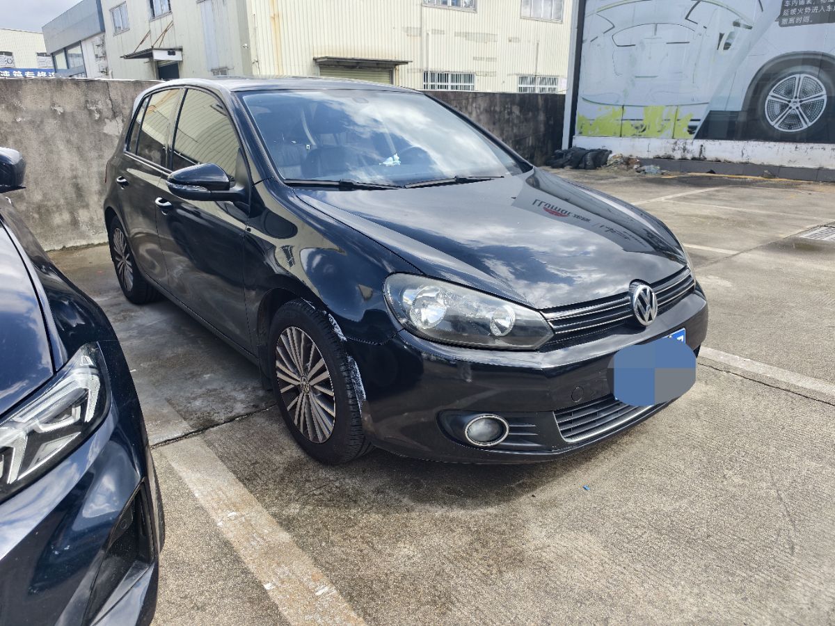 Volkswagen Golf 2013 car image #2