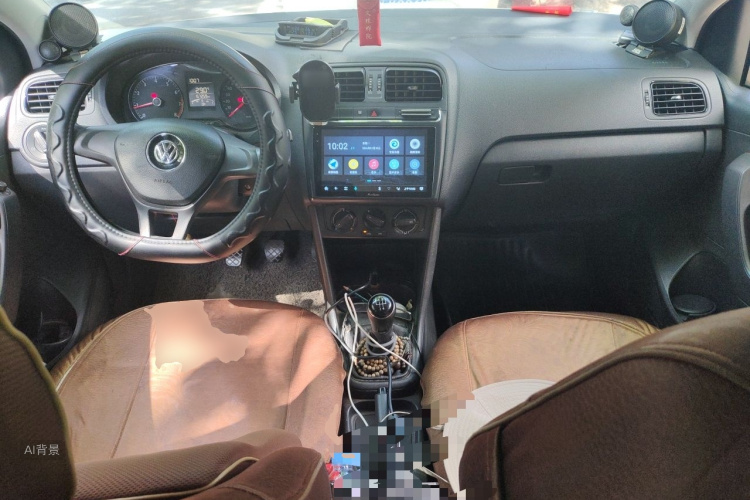 Volkswagen Polo 2015 car image #11