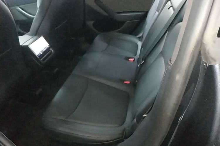 Tesla Model Y 2025 #13 Tesla Model Y 2025 car image #13