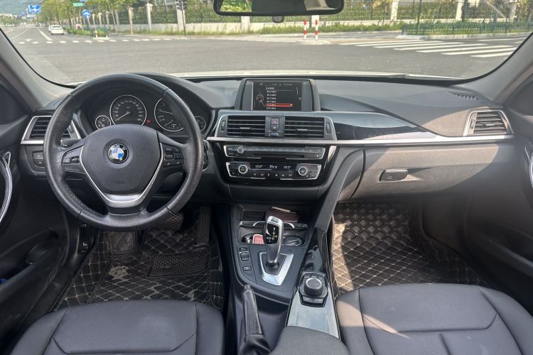 BMW 3 Series 2017 #12 BMW 3 Series 2017 car image #12