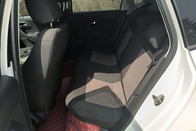 Volkswagen Polo 2017 car image #17