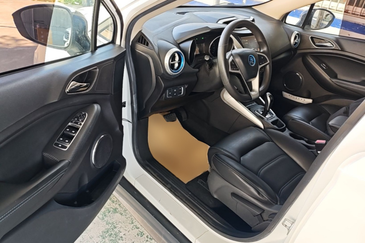 BYD Yuan New Energy 2019 car image #16