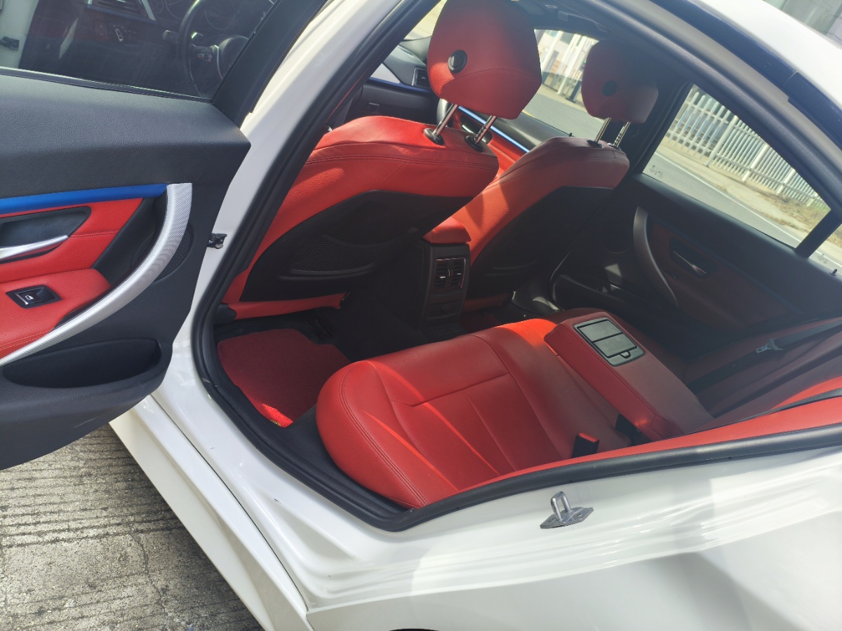 BMW 3 Series 2019 car image #6