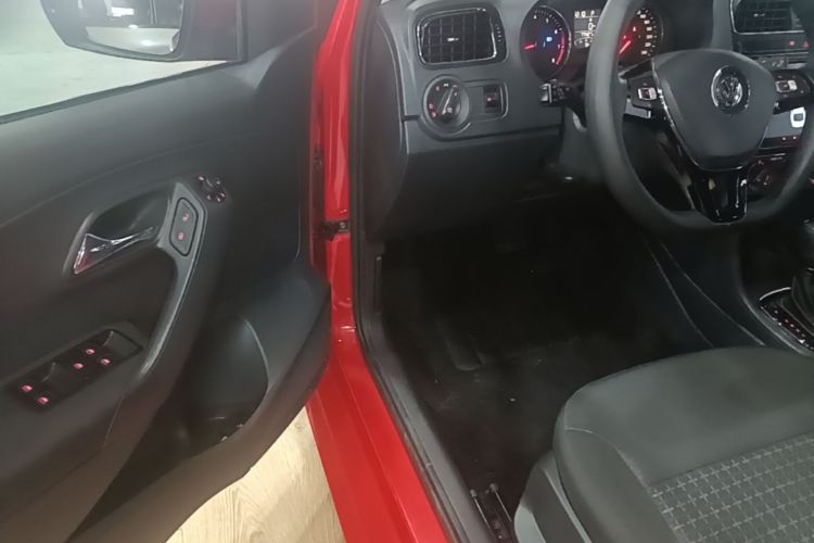 Volkswagen Polo 2016 #12 Volkswagen Polo 2016 car image #12