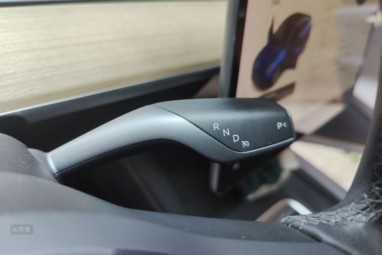 Tesla Model Y 2021 immagine di auto #16