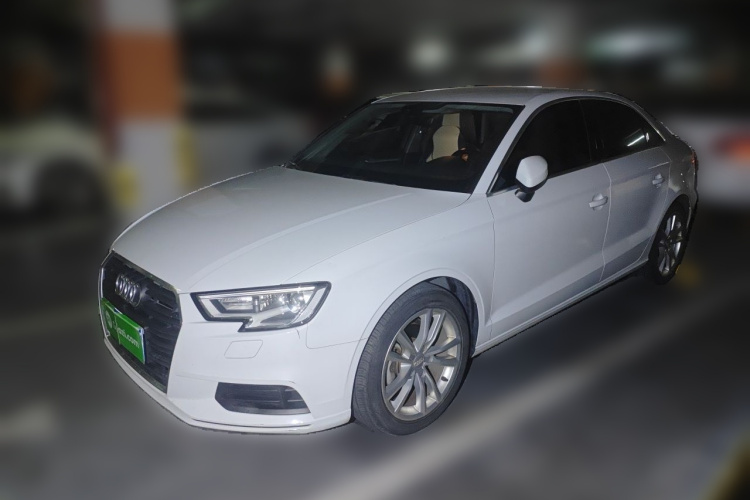 Audi A3 2018 immagine di auto #2