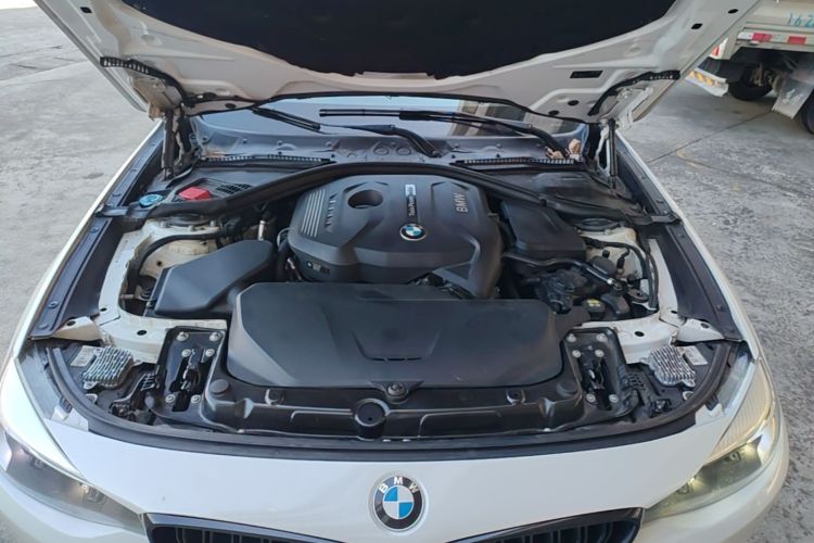 BMW 3 Series GT 2017 #20 BMW 3 Series GT 2017 car image #20