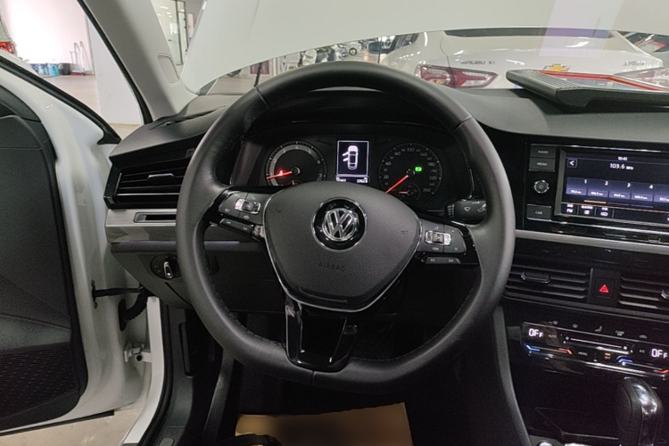 Volkswagen Bora 2020 car image #11