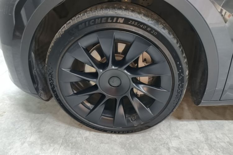 Tesla Model Y 2024 #9 Tesla Model Y 2024 car image #9