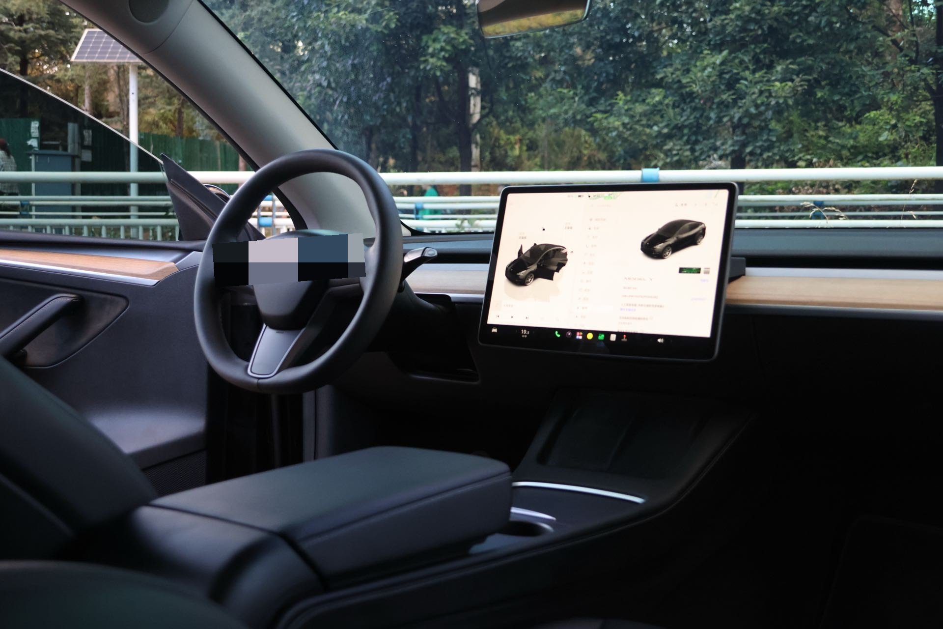 Tesla Model Y 2023 #8 Tesla Model Y 2023 car image #8