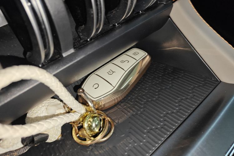 BYD Yuan Plus 2023 изображение автомобиля #16