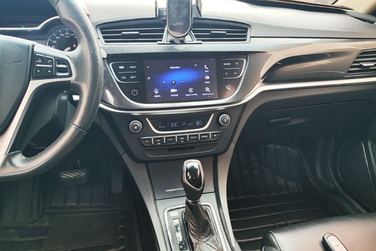GEELY Emgrand 2017 car image #13