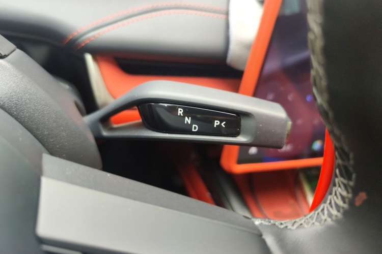 MI SU7 2025 car image #18