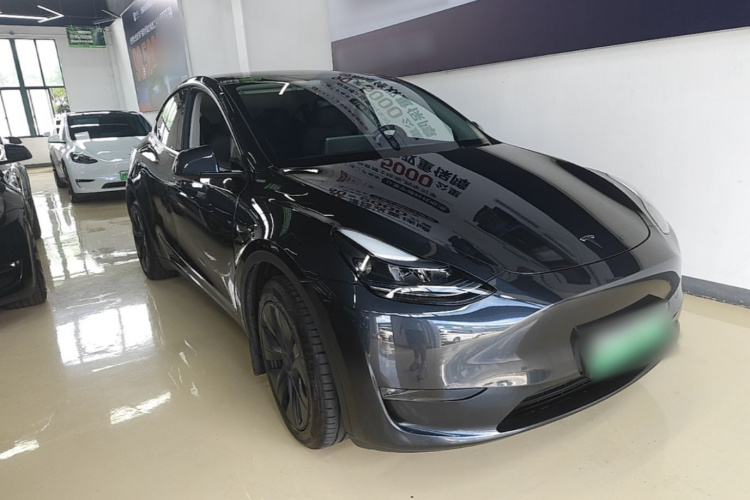 Tesla Model Y 2024 #4 Tesla Model Y 2024 car image #4