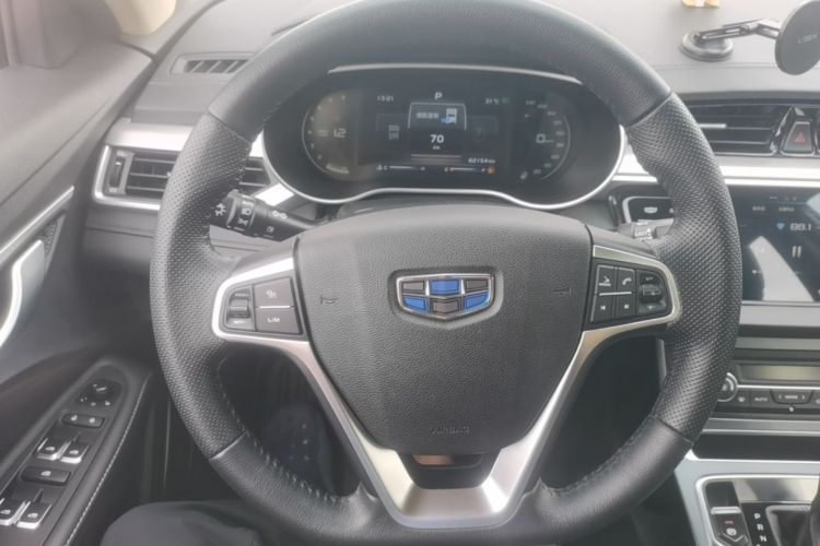 GEELY Emgrand 2018 car image #11