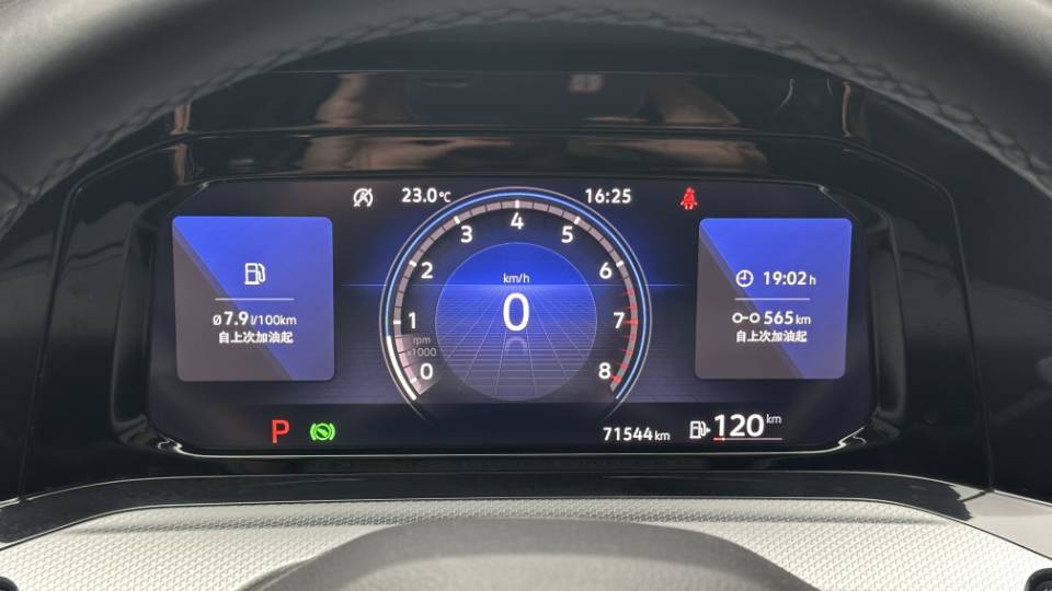 Volkswagen Golf 2021 car image #2