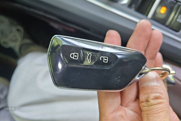 Volkswagen Golf 2022 car image #10