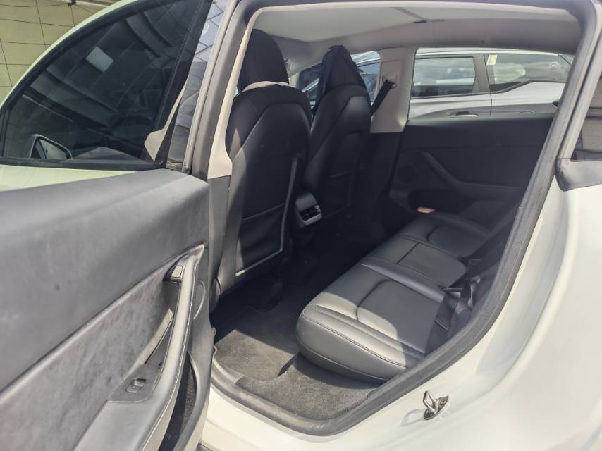 Tesla Model Y 2021 #4 Tesla Model Y 2021 car image #4