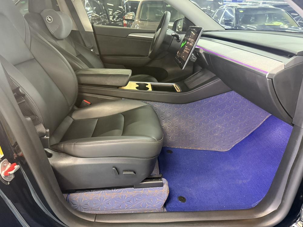 Tesla Model Y 2023 #15 Tesla Model Y 2023 car image #15