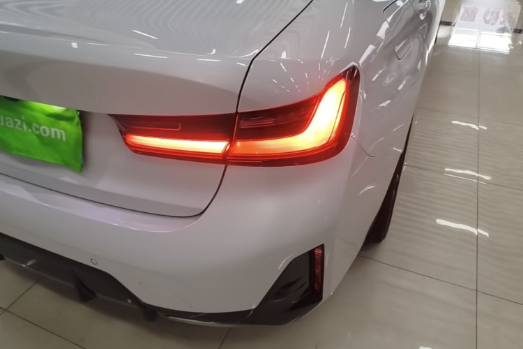 BMW 3 Series 2023 #8 BMW 3 Series 2023 car image #8