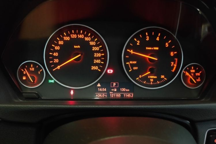 BMW 3 Series 2017 immagine di auto #12