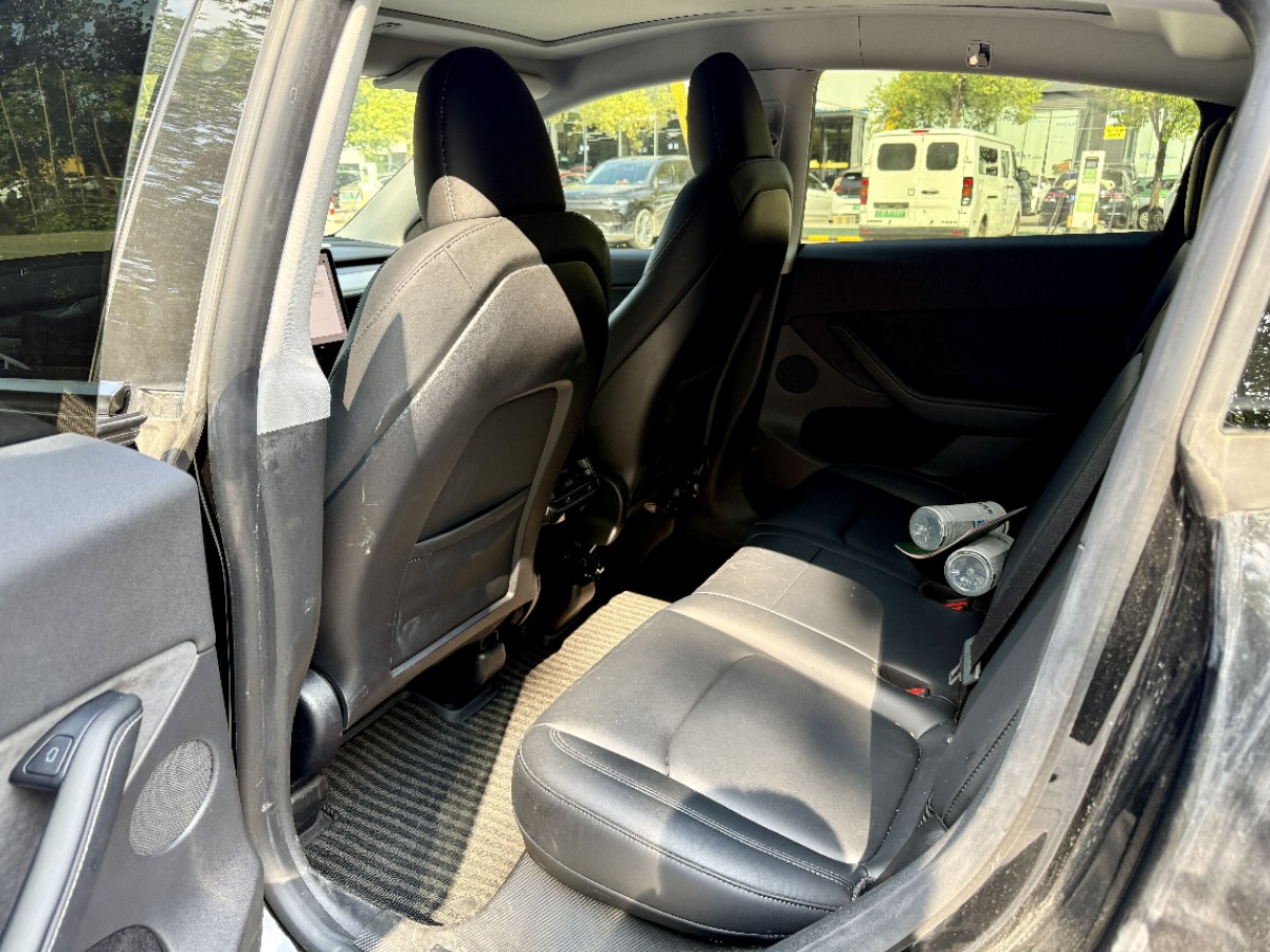 Tesla Model Y 2024 #3 Tesla Model Y 2024 صورة سيارة #3