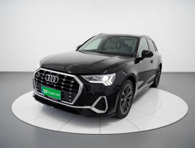 Audi Q3 2023 immagine di auto 