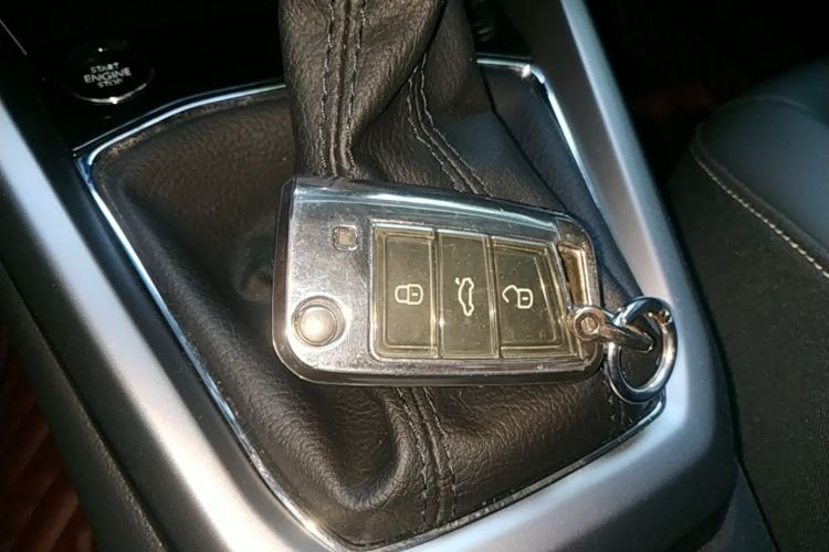 Volkswagen T-Cross 2021 car image #14