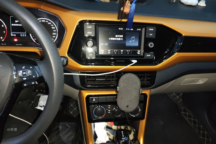 Volkswagen T-Cross 2019 car image #15