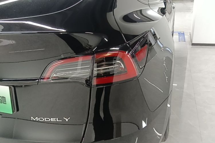 Tesla Model Y 2023 #8 Tesla Model Y 2023 car image #8