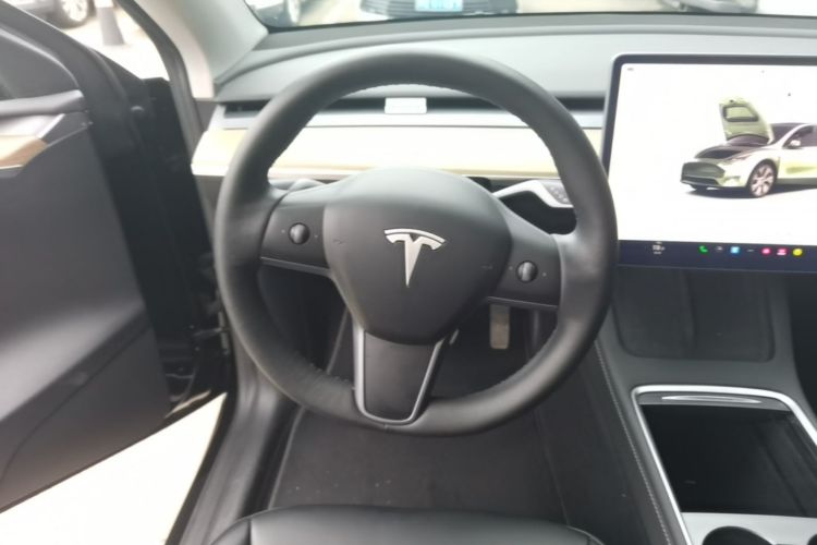 Tesla Model Y 2023 #11 Tesla Model Y 2023 car image #11