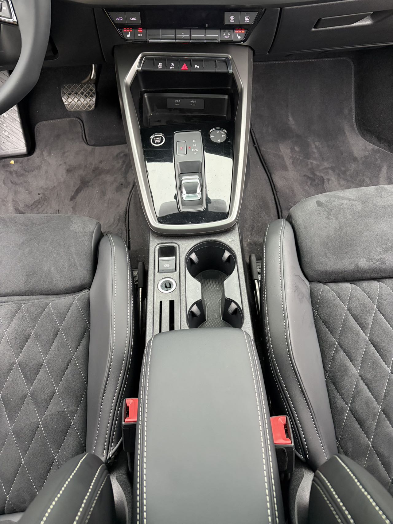 2022 car image #8