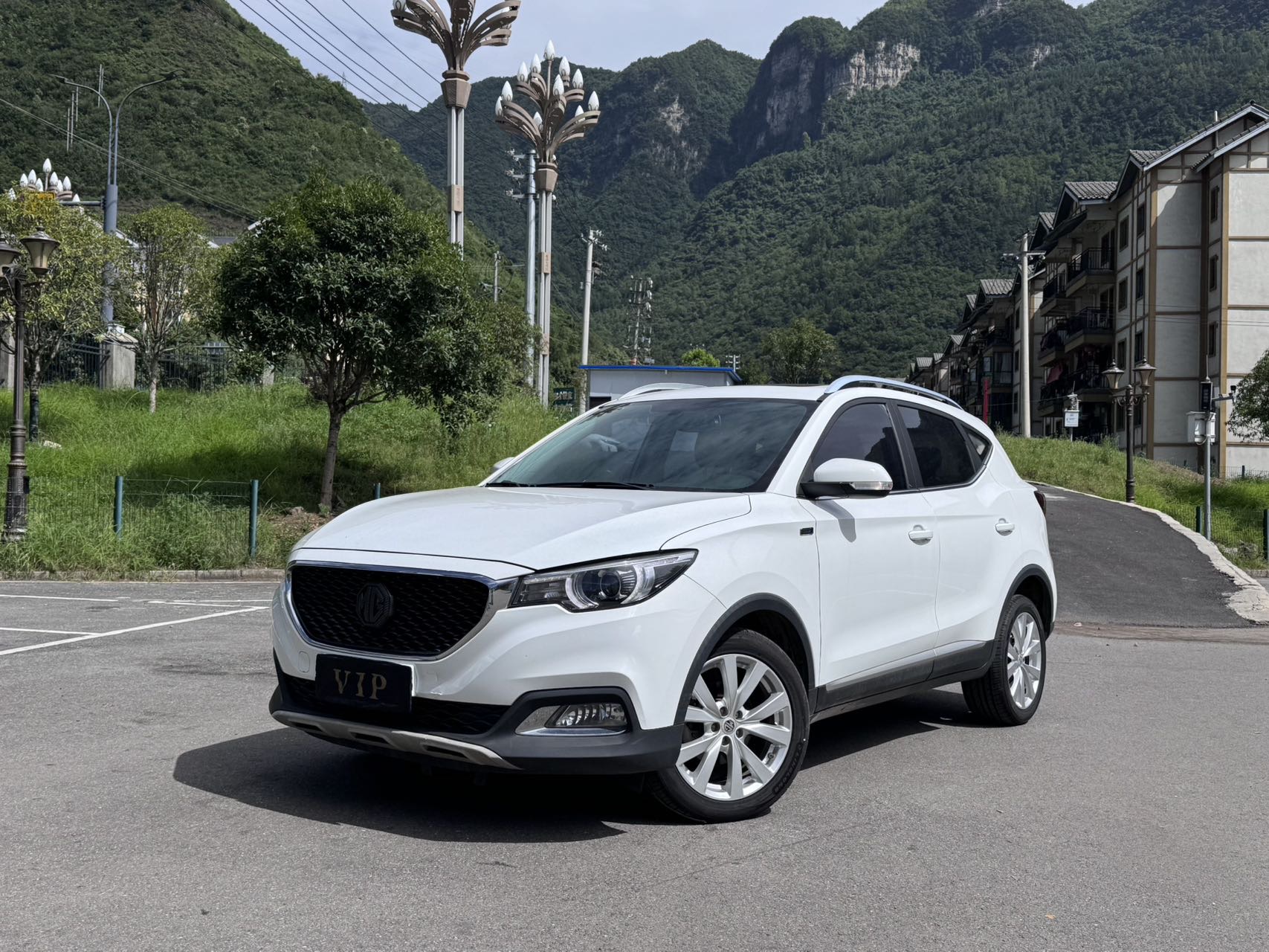 MG ZS 2018 MG ZS 2018 car image