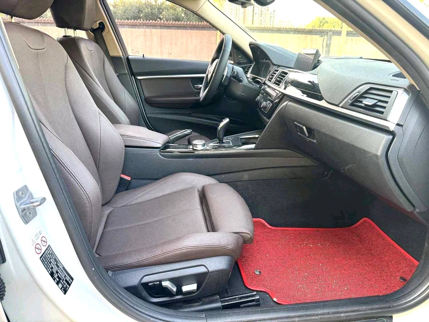 BMW 3 Series 2018 #10 BMW 3 Series 2018 car image #10
