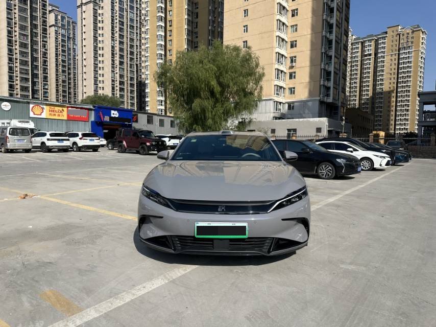 BYD Han 2025 car image #2