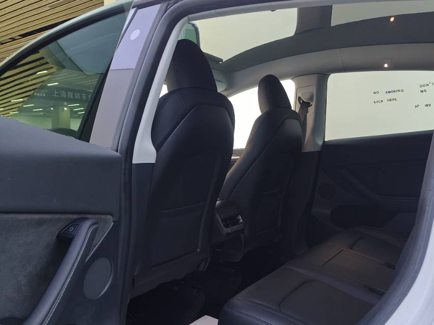 Tesla Model Y 2022 car image #9