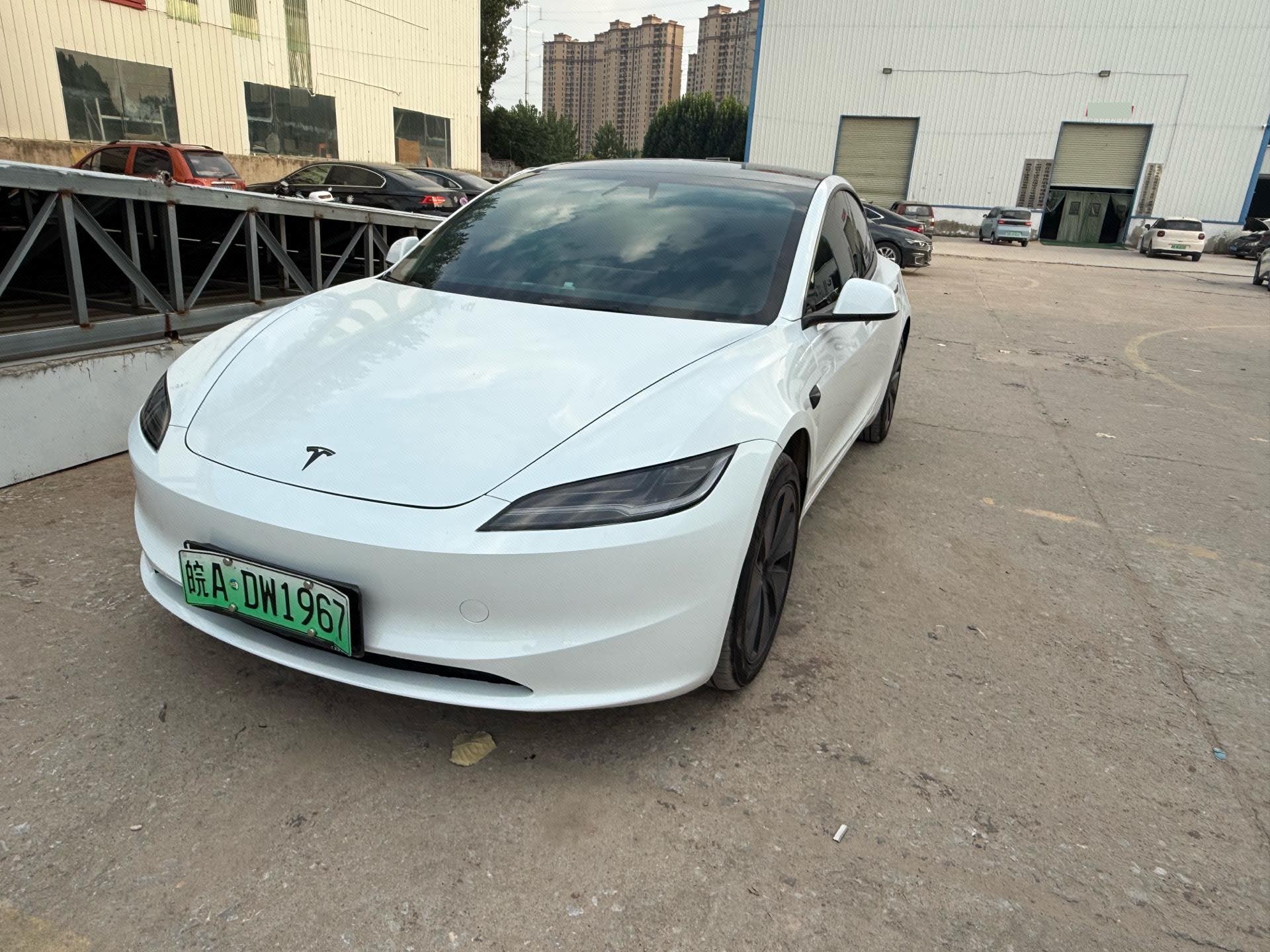 Tesla Model 3 2026 car image 