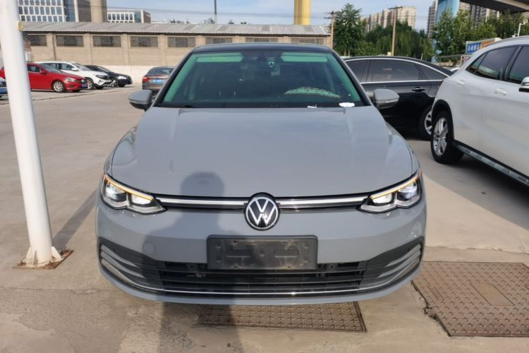Volkswagen Golf 2022 car image #3