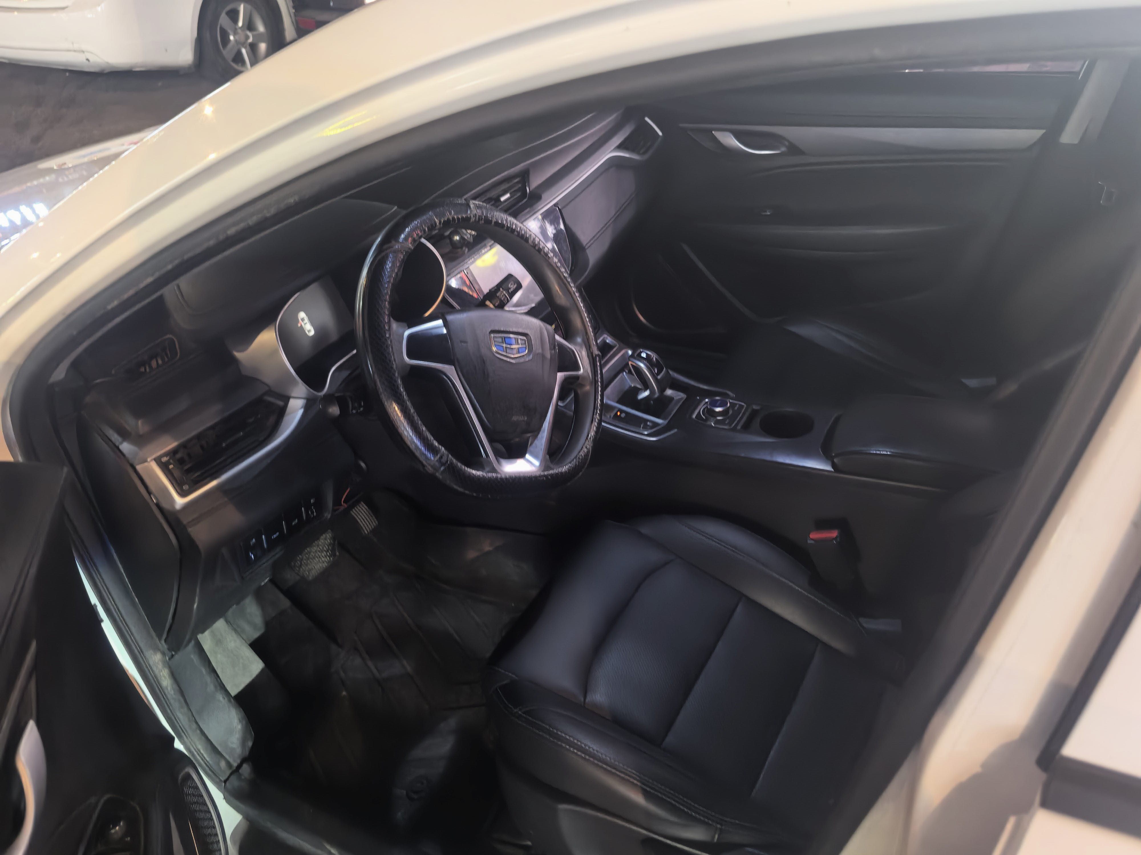 GEELY Emgrand New Energy 2018 car image #2