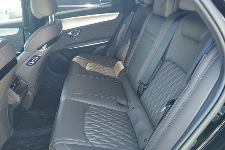 BYD Han 2023 car image #17