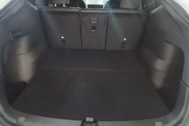 Tesla Model Y 2024 #19 Tesla Model Y 2024 car image #19